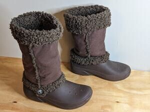 Crocs Womens Nadia Brown Sherpa Faux Fur Lined Boot Size 7